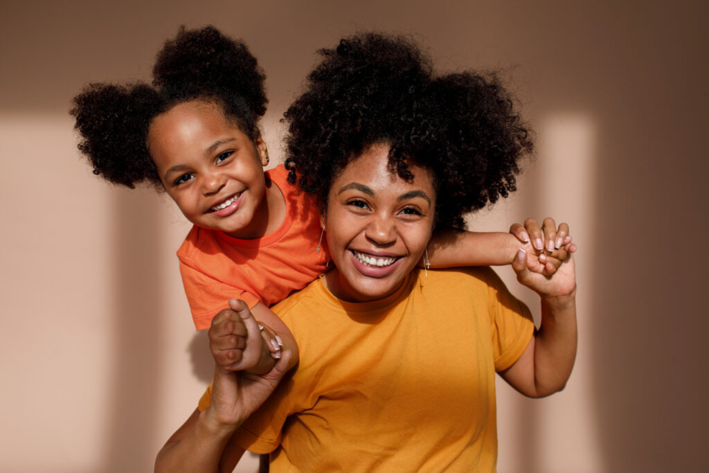 Neste domingo, celebra-se o Dia das Mães, uma data que ultrapassa o calendário comercial para se tornar um tributo ao amor mais incondicional que existe: o amor de mãe.