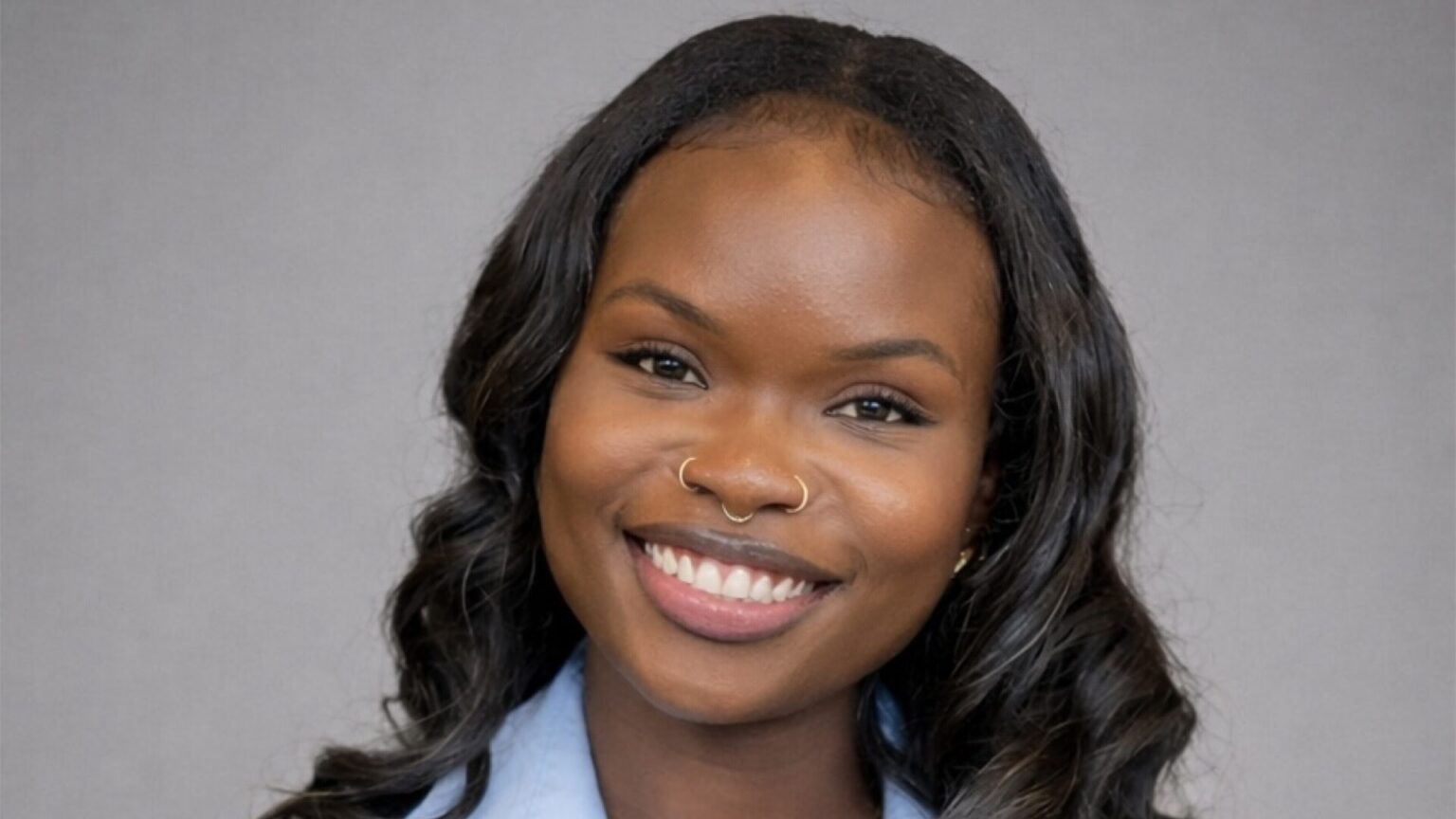 Actriz e activista, Yohana Selei fala sobre deficiência, inclusão, amor-próprio e o direito de existir com dignidade em Angola.