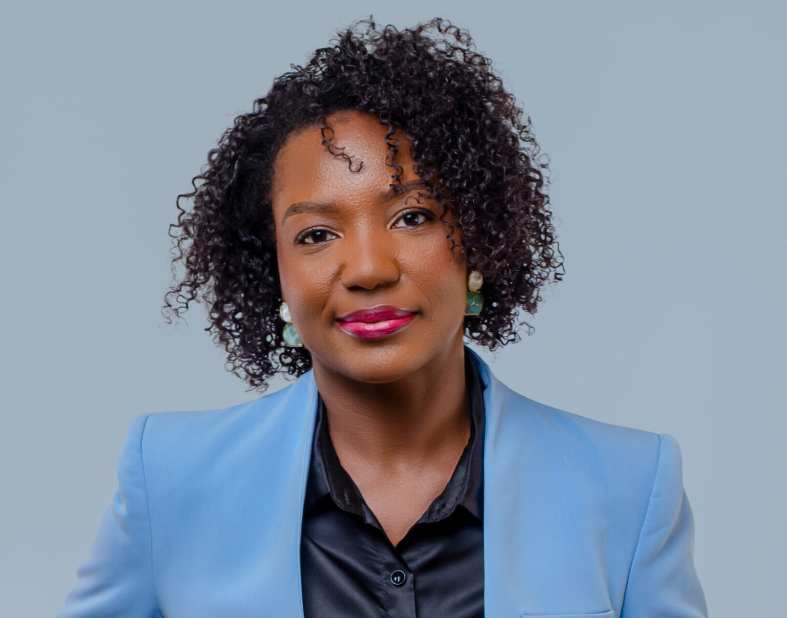 Vera Lúcia Salomão lidera G100 Angola e destaca-se no Direito da Família com impacto social e jurídico. Vera Lúcia Salomão advogada de família e Angola Country Chair do G100